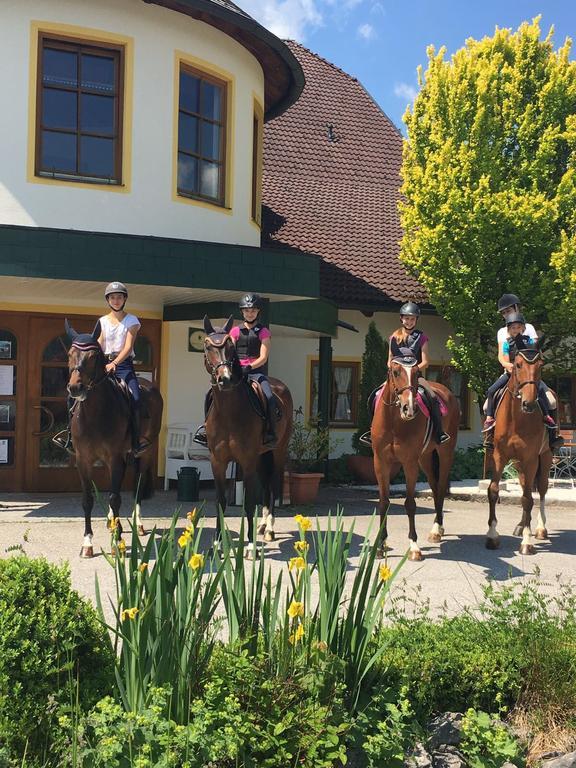 Gutshof Wolfgangsee Resort&Event Hotel Strobl Exterior foto